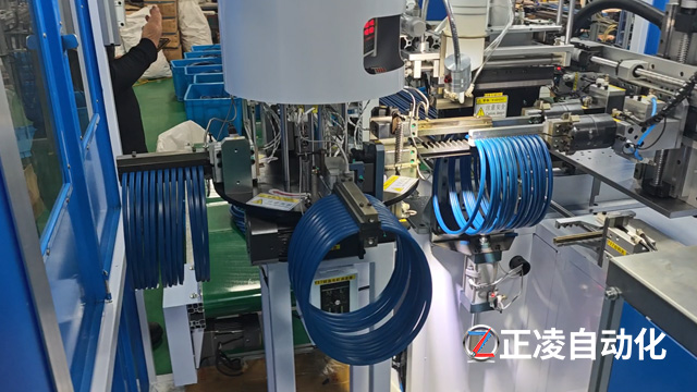 秒級(jí)粘接+分鐘換型！正凌全自動(dòng)密封圈粘接機(jī)，1人日產(chǎn)8.6萬(wàn)密封圈！